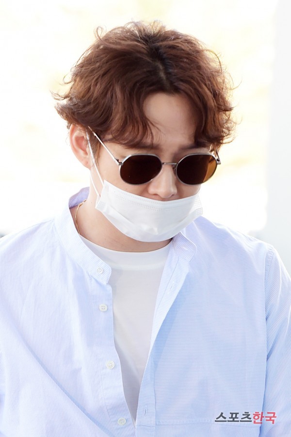 Lần đầu lộ diện hậu chia tay hôn thê gia thế khủng, Yoochun bị mỉa mai: Chắc cả đời không dám mặc áo ngắn tay